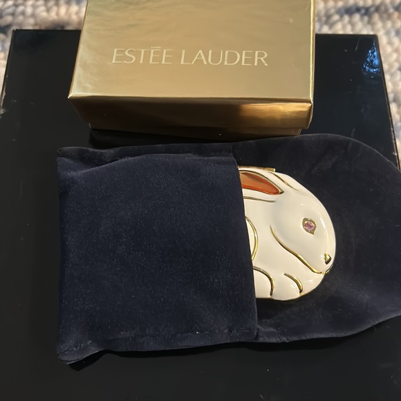 NEW Estee Lauder compact makeup mirror. Rabbit, crystal eye - Picture 4 of 4